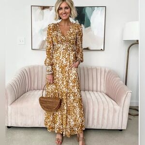 NWT Anthropologie The Odetta Ruffled V-Neck Maxi Dress. Size S